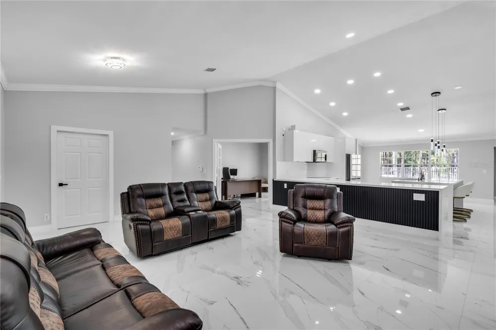 17075 ORANGE GROVE BOULEVARD Loxahatchee, FL 33470