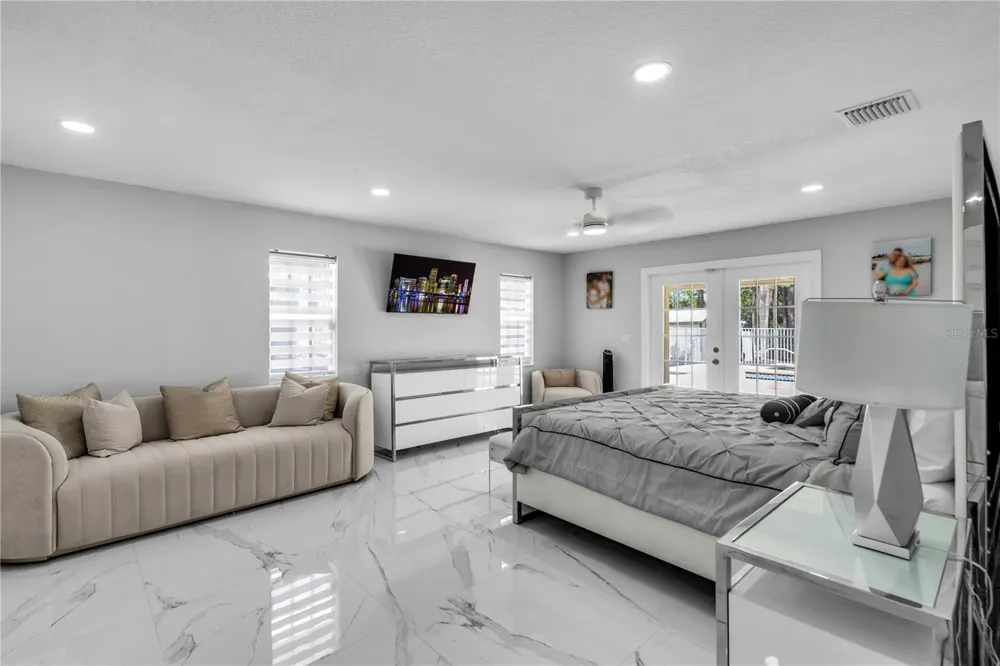 17075 ORANGE GROVE BOULEVARD Loxahatchee, FL 33470