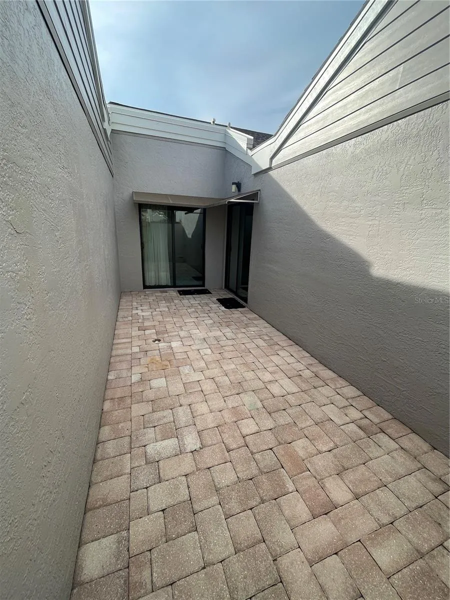 5565 SALEM SQUARE DRIVE Palm Harbor, FL 34685