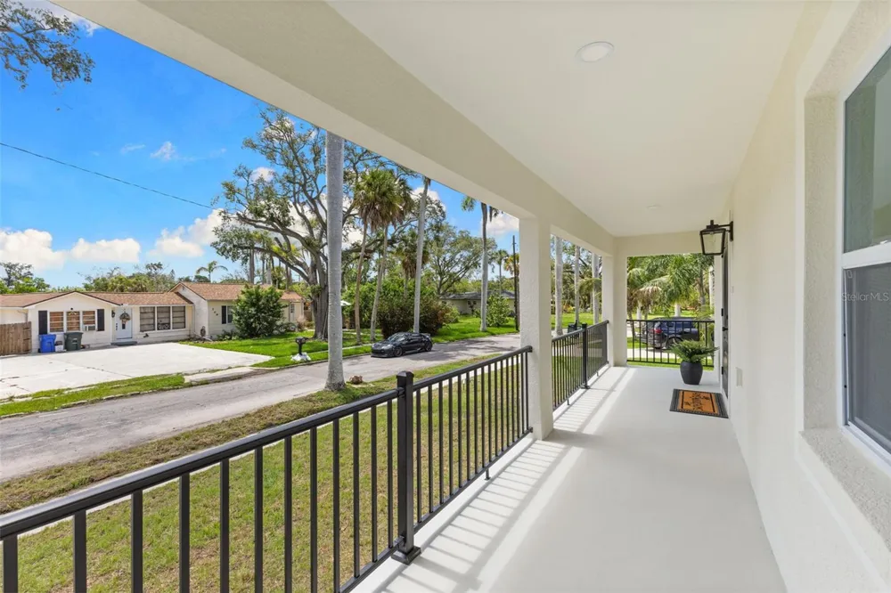 120 BROWN STREET Bradenton, FL 34208