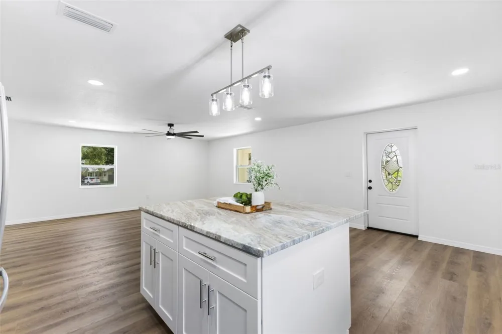 120 BROWN STREET Bradenton, FL 34208