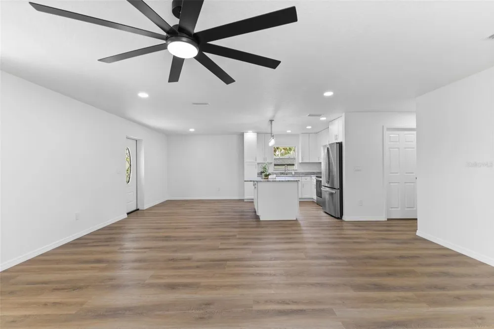 120 BROWN STREET Bradenton, FL 34208