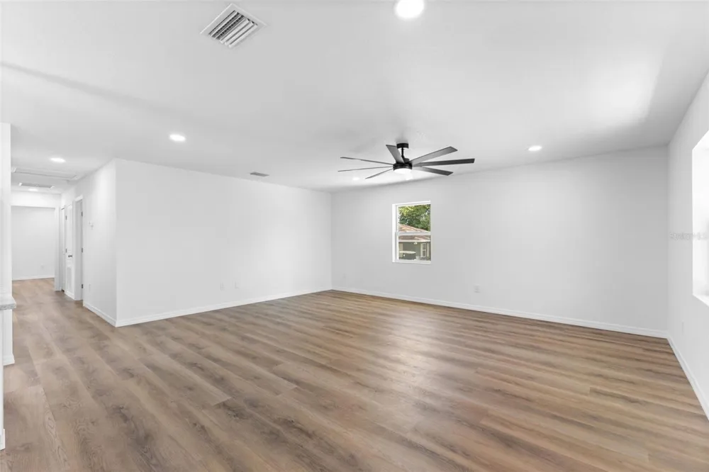 120 BROWN STREET Bradenton, FL 34208