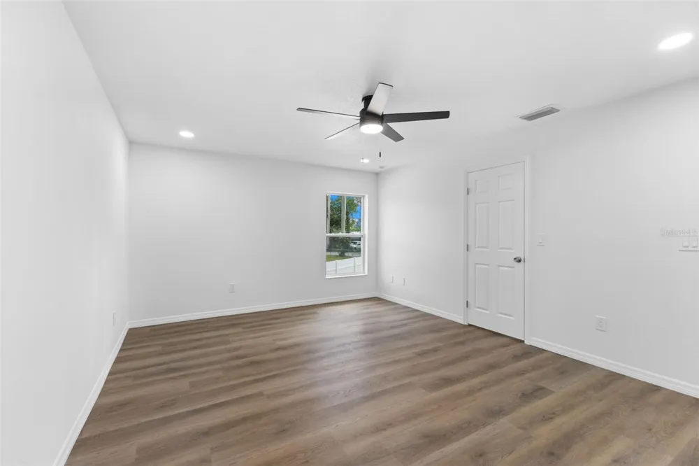 120 BROWN STREET Bradenton, FL 34208