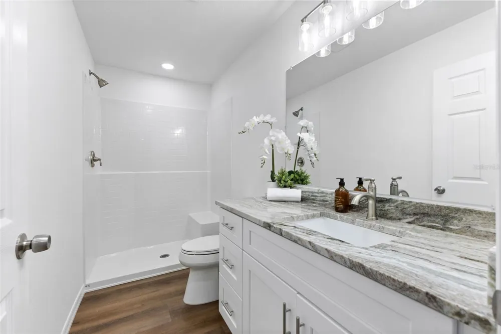 120 BROWN STREET Bradenton, FL 34208