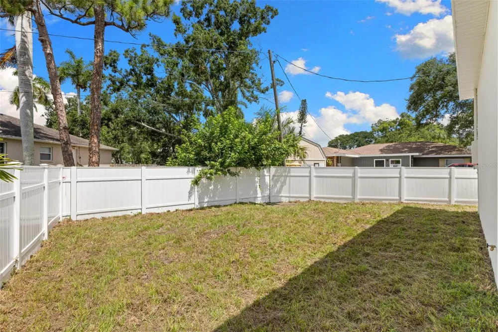 120 BROWN STREET Bradenton, FL 34208