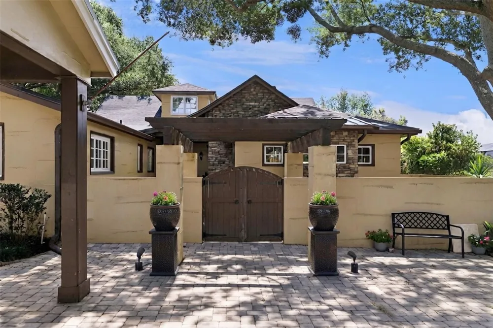 1629 HEMPEL AVENUE Windermere, FL 34786