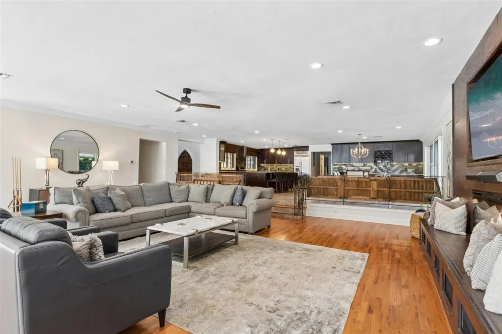 1629 HEMPEL AVENUE Windermere, FL 34786