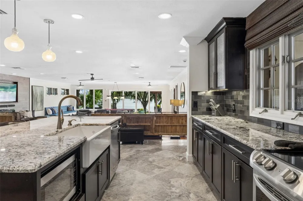 1629 HEMPEL AVENUE Windermere, FL 34786