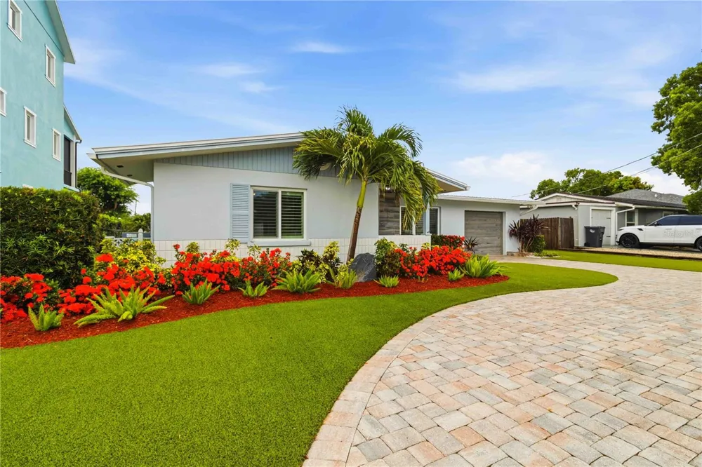 720 IXORA AVENUE Ellenton, FL 34222
