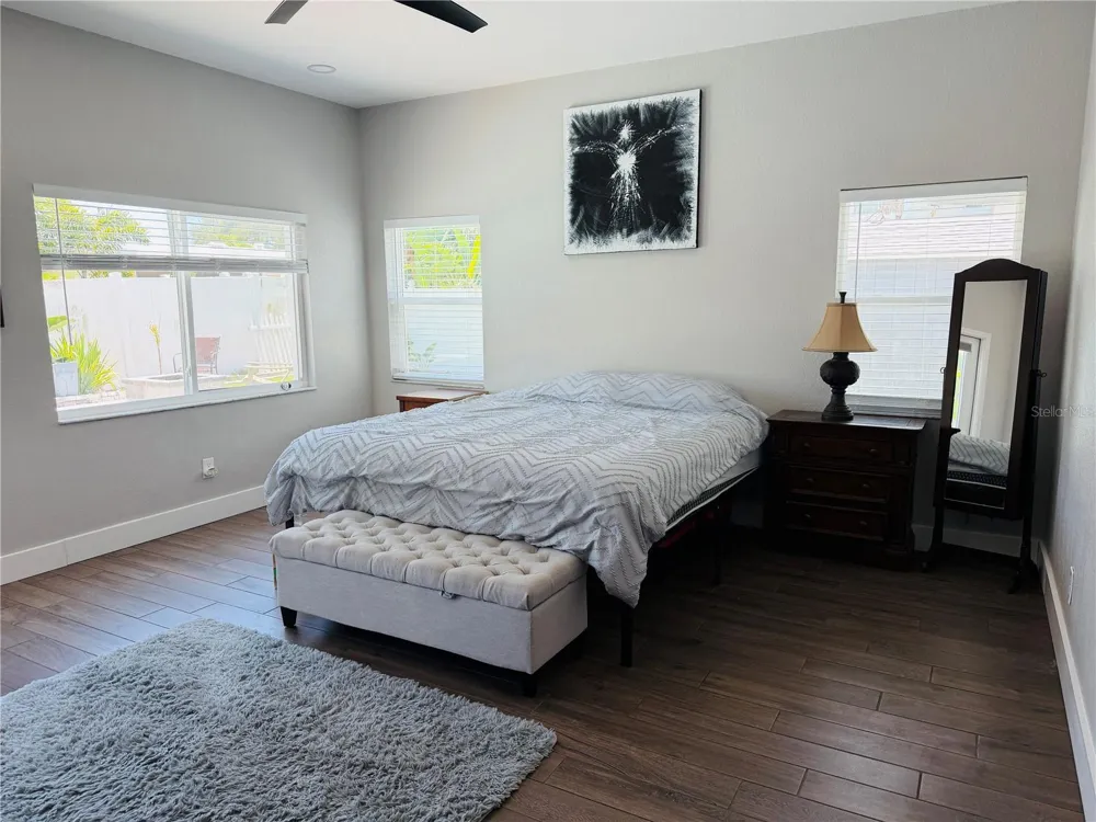 8280 32ND AVENUE St Petersburg, FL 33710