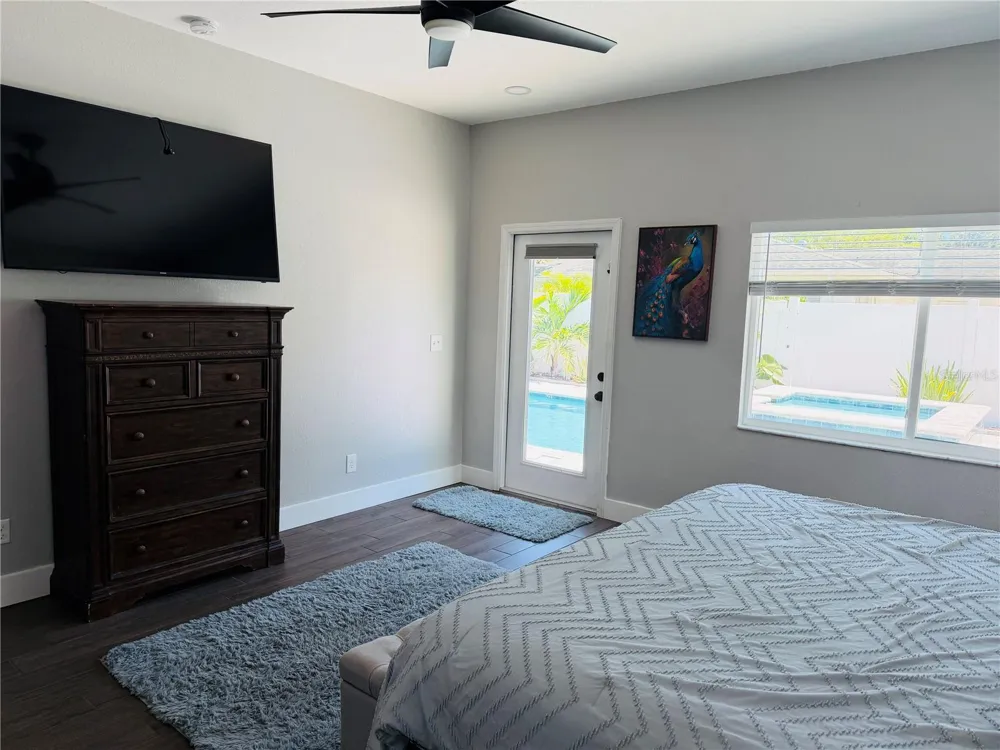 8280 32ND AVENUE St Petersburg, FL 33710