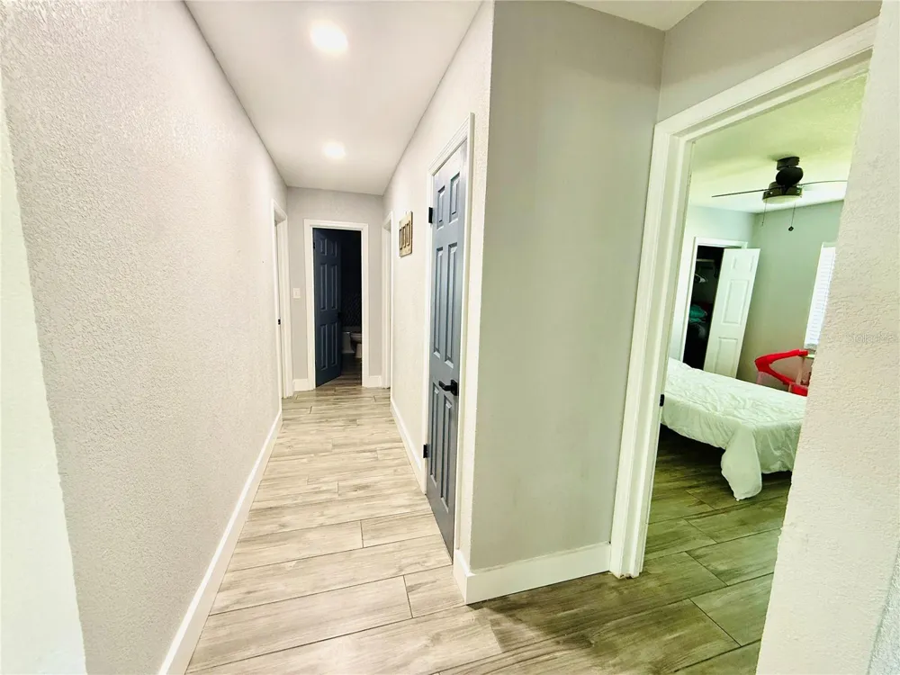 8280 32ND AVENUE St Petersburg, FL 33710