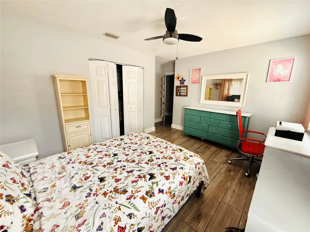8280 32ND AVENUE St Petersburg, FL 33710