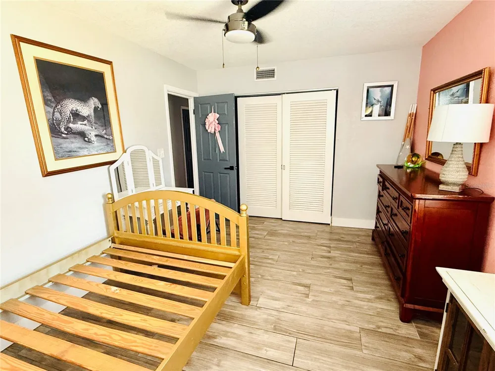 8280 32ND AVENUE St Petersburg, FL 33710