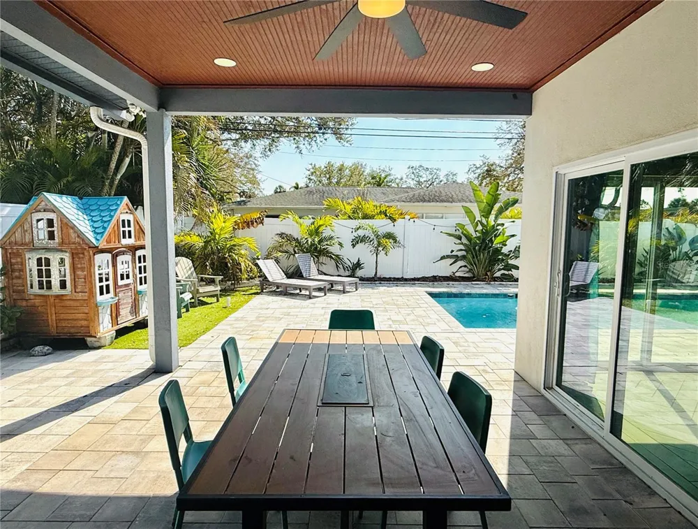 8280 32ND AVENUE St Petersburg, FL 33710