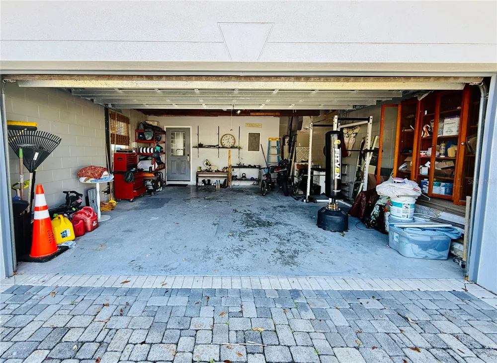 8280 32ND AVENUE St Petersburg, FL 33710
