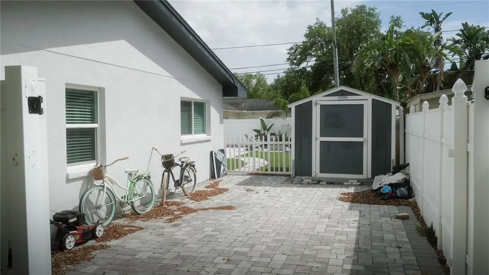 8280 32ND AVENUE St Petersburg, FL 33710