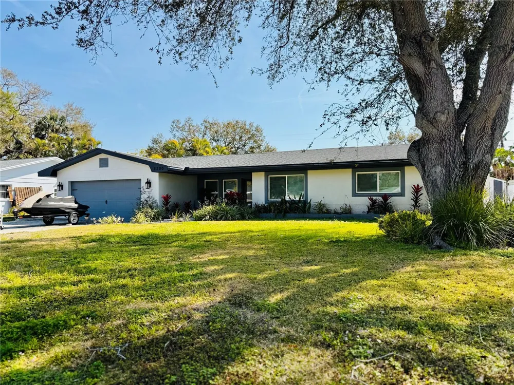 8280 32ND AVENUE St Petersburg, FL 33710