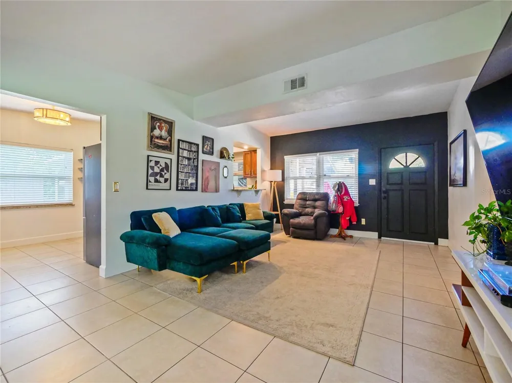 1006 BEATRICE DRIVE Orlando, FL 32810
