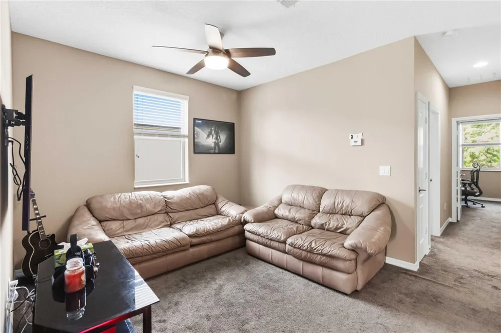2618 WHITE ISLE LANE Orlando, FL 32825