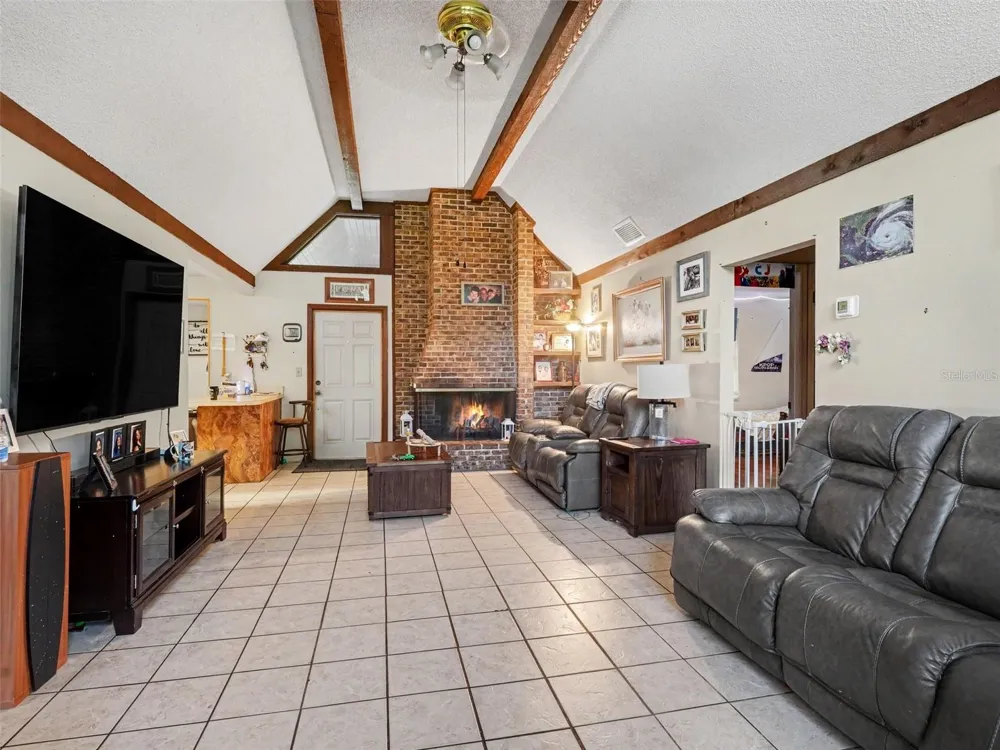 128 POINTE DRIVE Auburndale, FL 33823