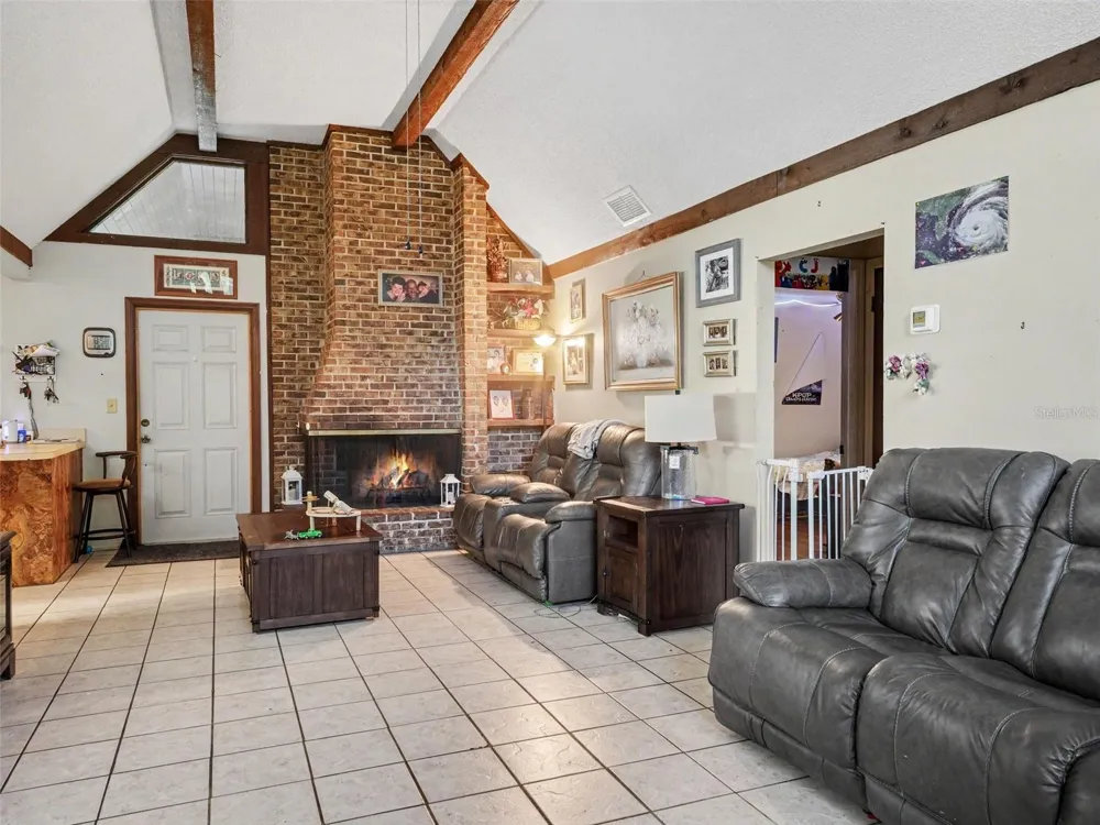 128 POINTE DRIVE Auburndale, FL 33823