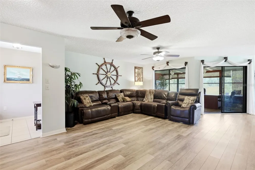 26638 E COVE DRIVE Tavares, FL 32778