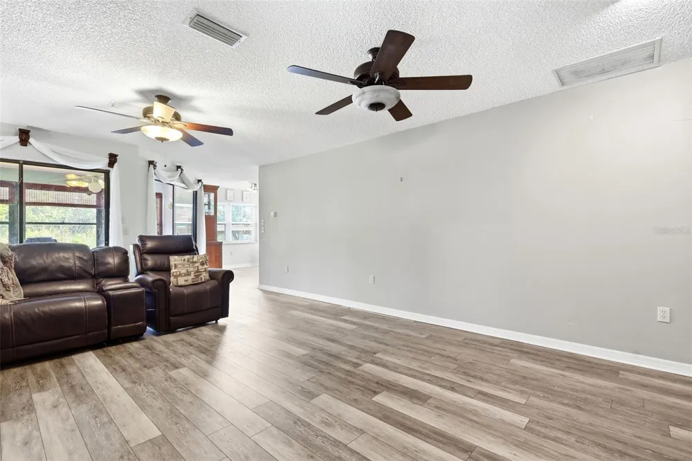 26638 E COVE DRIVE Tavares, FL 32778