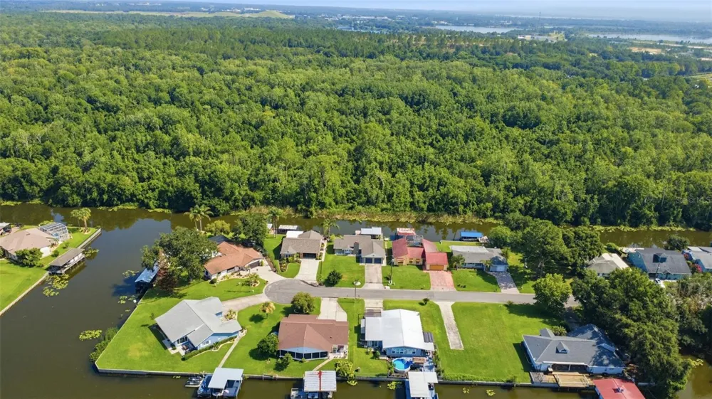 26638 E COVE DRIVE Tavares, FL 32778