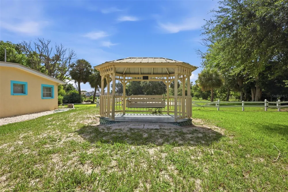 26638 E COVE DRIVE Tavares, FL 32778