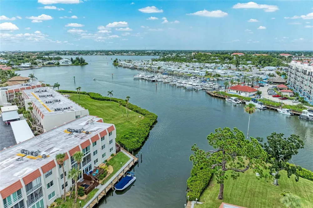 220 SANTA MARIA STREET #338 Venice, FL 34285