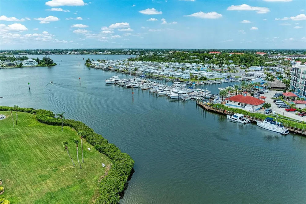 220 SANTA MARIA STREET #338 Venice, FL 34285