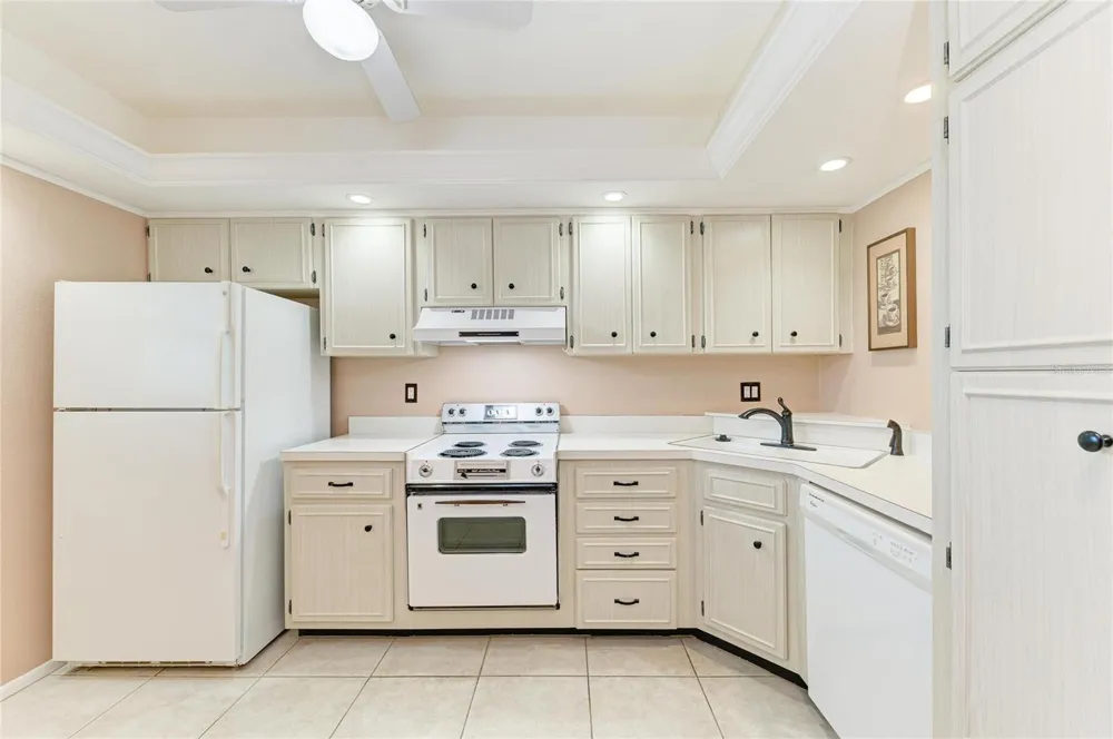 220 SANTA MARIA STREET #338 Venice, FL 34285