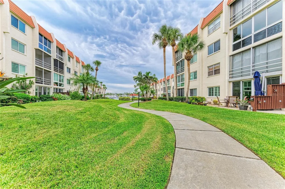 220 SANTA MARIA STREET #338 Venice, FL 34285