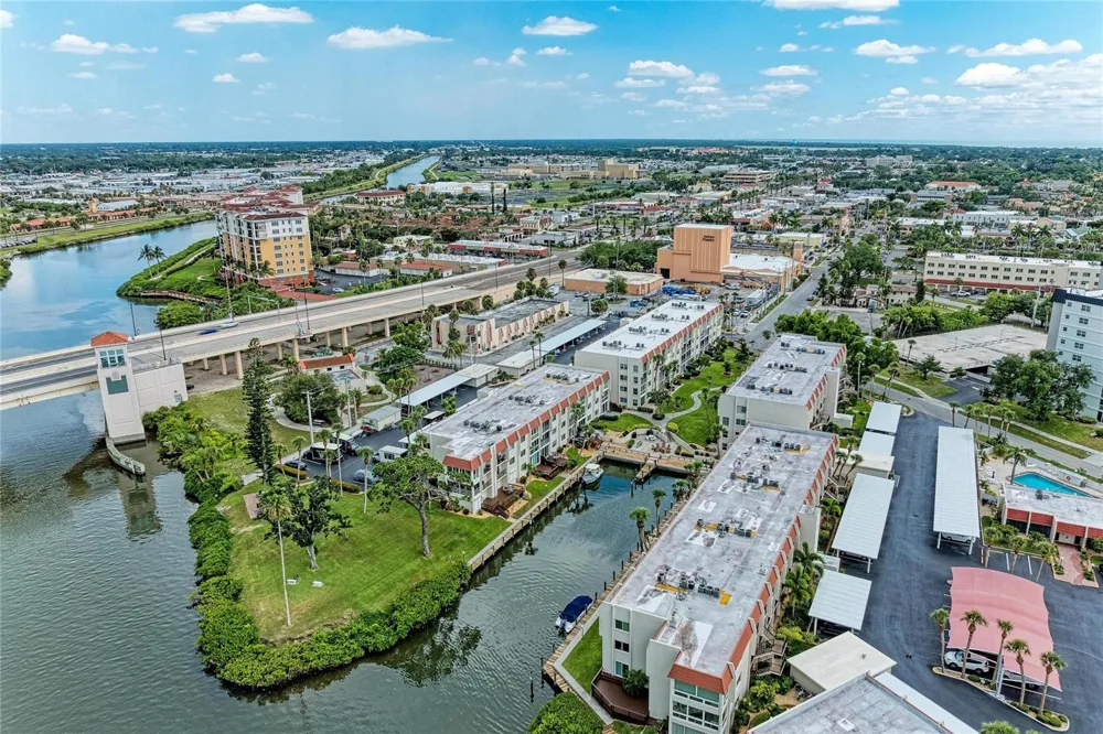 220 SANTA MARIA STREET #338 Venice, FL 34285