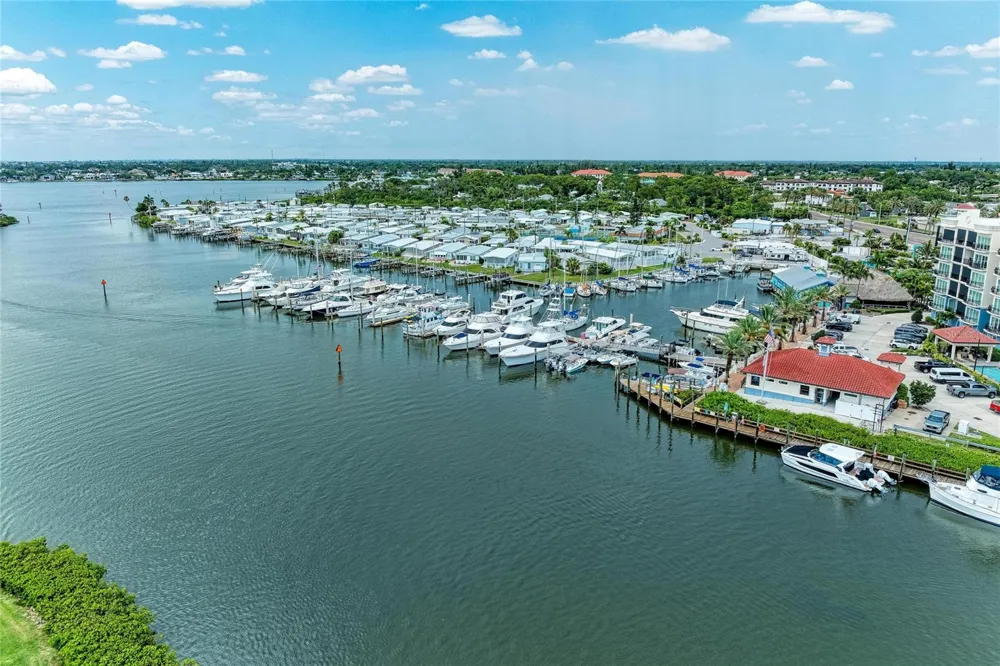 220 SANTA MARIA STREET #338 Venice, FL 34285