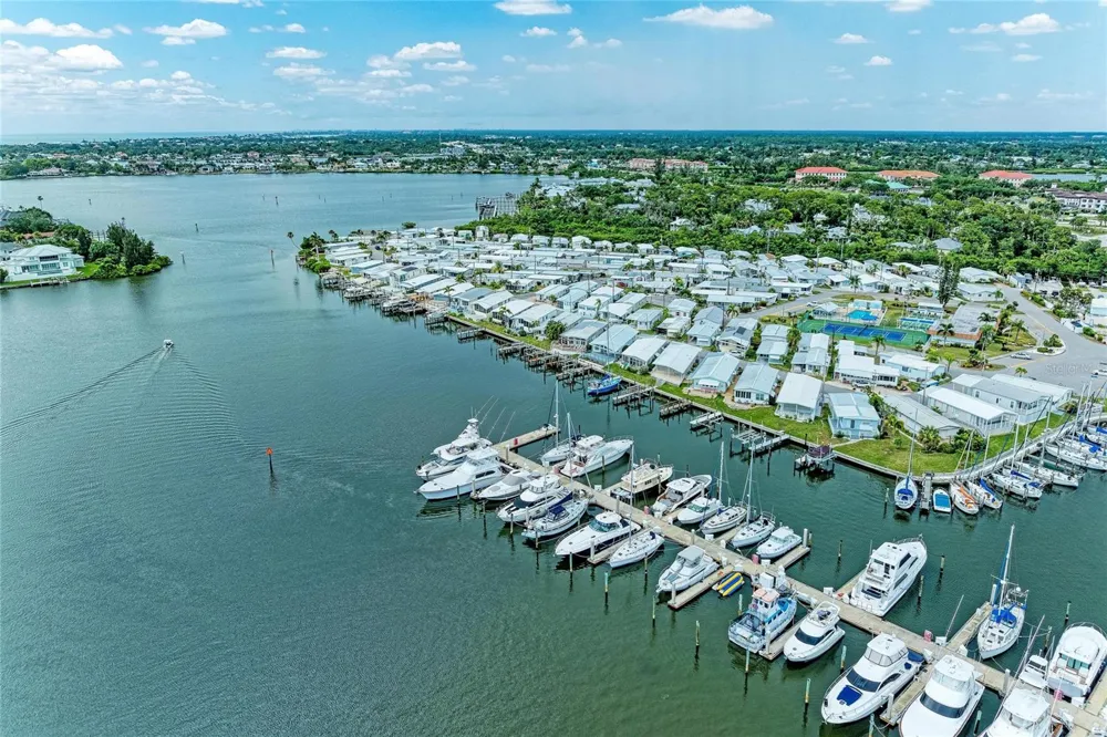 220 SANTA MARIA STREET #338 Venice, FL 34285