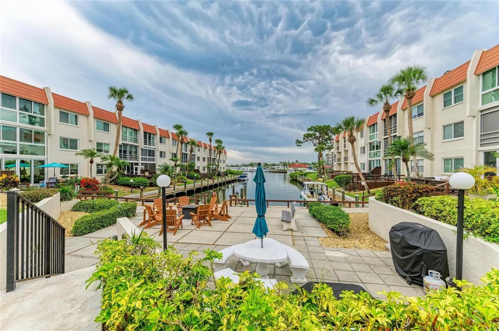 220 SANTA MARIA STREET #338 Venice, FL 34285