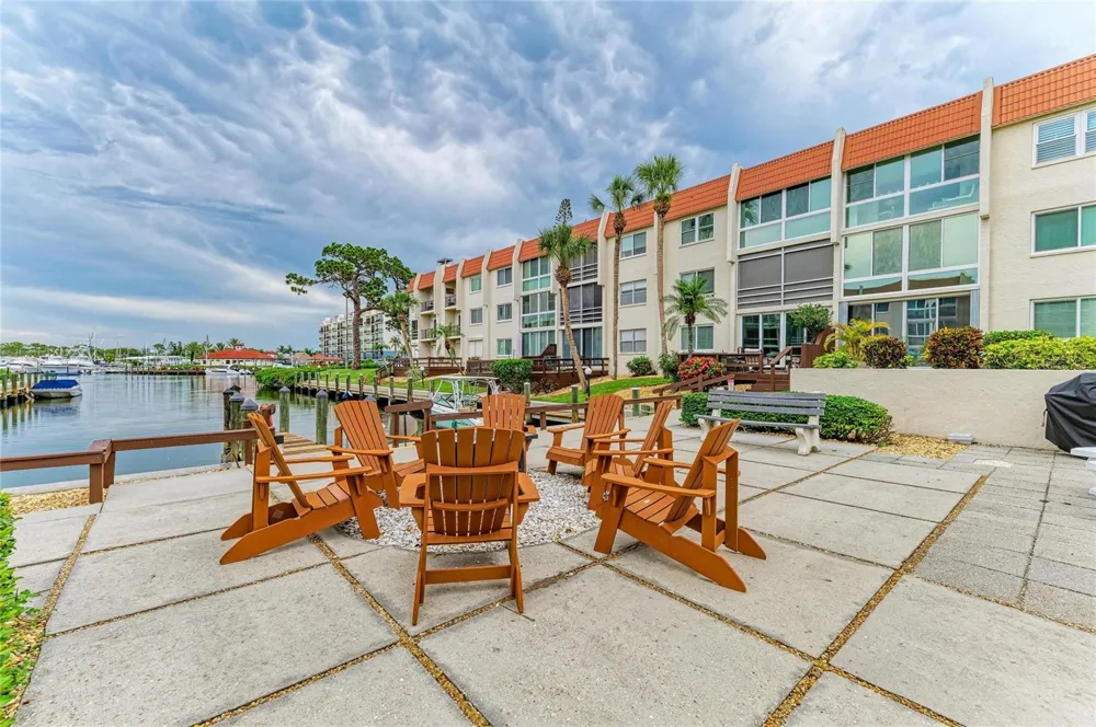 220 SANTA MARIA STREET #338 Venice, FL 34285