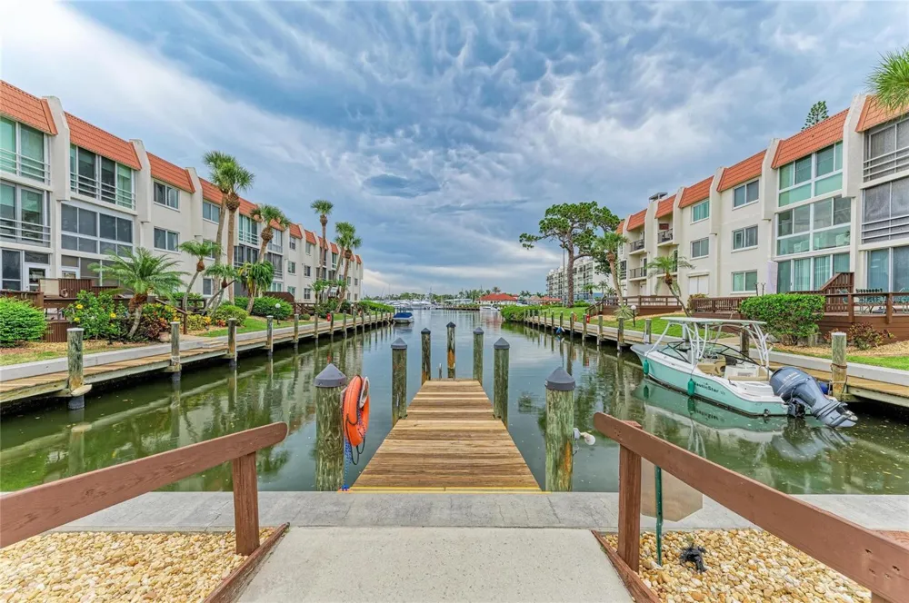 220 SANTA MARIA STREET #338 Venice, FL 34285