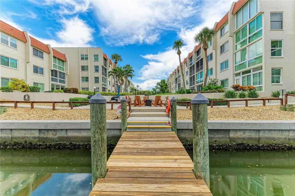 220 SANTA MARIA STREET #338 Venice, FL 34285
