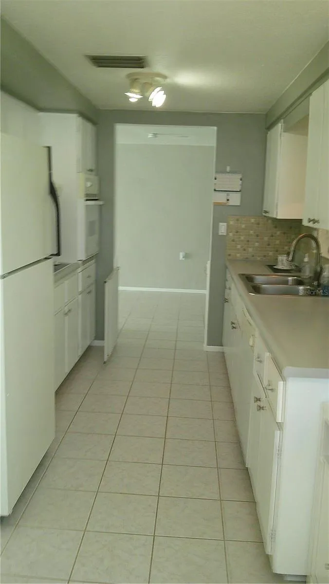 1203 CHANCELLOR DRIVE Holiday, FL 34690