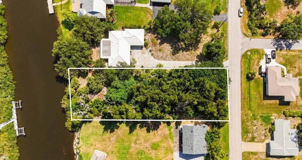 LEMON BAY DRIVE Venice, FL 34293