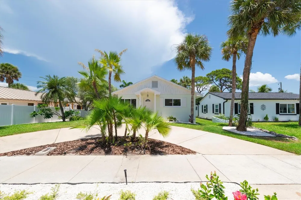 150 42ND AVENUE St Pete Beach, FL 33706