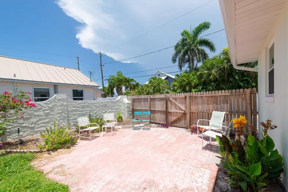 150 42ND AVENUE St Pete Beach, FL 33706