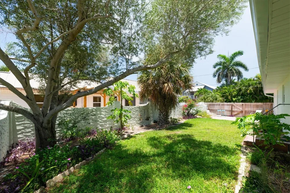 150 42ND AVENUE St Pete Beach, FL 33706
