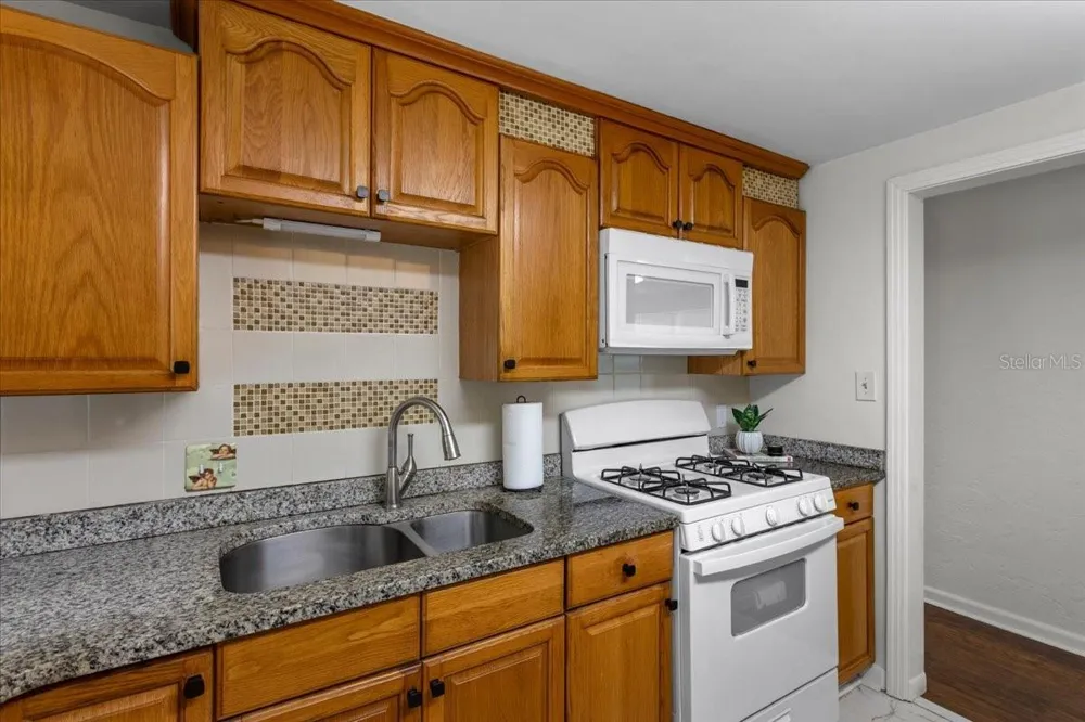 1116 NW 32ND AVENUE Gainesville, FL 32609