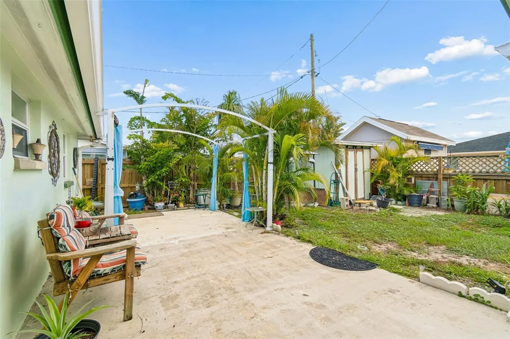 1056 TAMARAC DRIVE Holiday, FL 34690