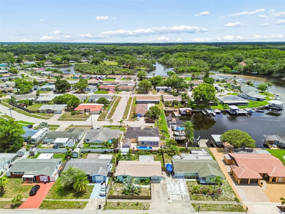 1056 TAMARAC DRIVE Holiday, FL 34690